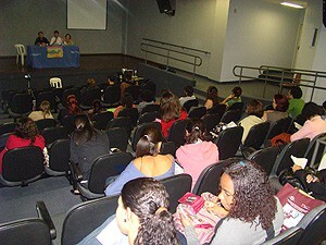 0915-Primeira-mesa-do-VI-Seminario-de-Direitos-Humanos-debate-etica01-300x225.jpg